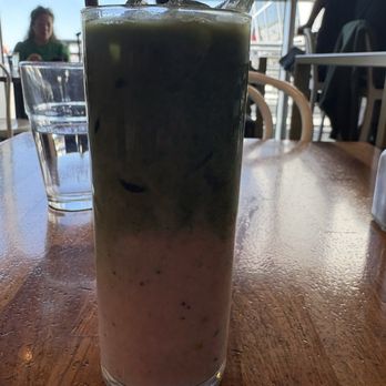 Floret - Strawberry matcha with oat milk - Vegetarian Near Me - Seattle, Washington