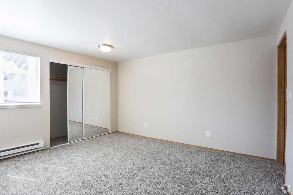 SUNPOINTE APARTMENTS Updated October 2024 30 Photos 23900 SE