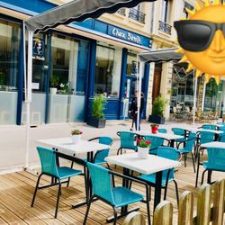 Chez Banoï - La terrasse du 1er mai au 30 septembre