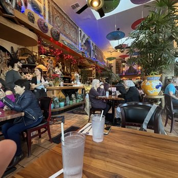 Tower Cafe - Indoor - Breakfast & Brunch Near Me - Sacramento, California