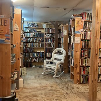 Berry Hill Book Shop - Bookstores Near Me - Deansboro, New York