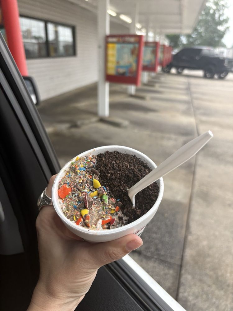 Cardinal Drive-In Logo