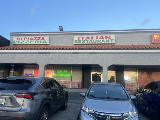 Dipiazza Pizzeria by null