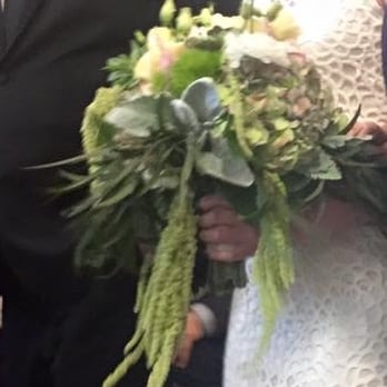 Green Floral Design Studio - Zoomed in photo of bridal bouquet. - Florists Near Me - Columbus, Ohio Green Floral Design Studio - Zoomed in photo of bridal bouquet. - Florists Near Me - Columbus, Ohio