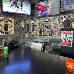 Beer Zombies Bottle Shop - Bar