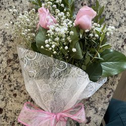 A Ring Around The Roses - Pink Roses