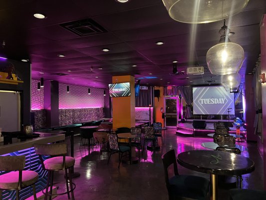 VISIONS EATERY & LOUNGE by null