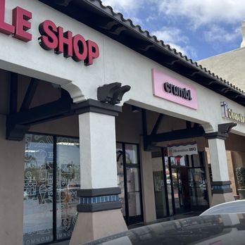 Crumbl - Oceanside - Bakeries Near Me - Oceanside, California