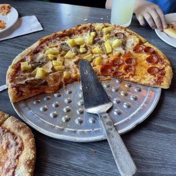 San’s Pizza - Half pepperoni and half pineapple. Did I mention that it's fresh pineapple? - Pizza Near Me - Poulsbo, Washington San’s Pizza - Half pepperoni and half pineapple. Did I mention that it's fresh pineapple? - Pizza Near Me - Poulsbo, Washington
