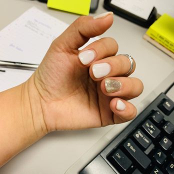 Lucky Nails & Spa - Round natural nail, gel - Nail Salons Near Me - Tustin, California