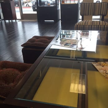 EyeC Optometry - Waiting area - Optometrists Near Me - Gilroy, California