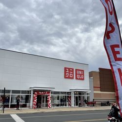UNIQLO Fair Lakes
