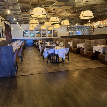 Joey Chops - Main dining room - Steakhouses Near Me - Malvern, Pennsylvania
