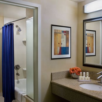 Courtyard Toronto Brampton - Courtyard By Marriott in Brampton - Hotels Near Me - Brampton, Ontario