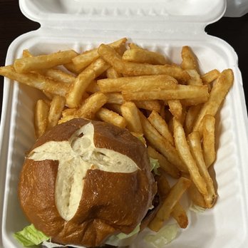 Rosie's Country Cafe - Cajun chicken burger and fries - Cafes Near Me - Surrey, British Columbia Rosie's Country Cafe - Cajun chicken burger and fries - Cafes Near Me - Surrey, British Columbia