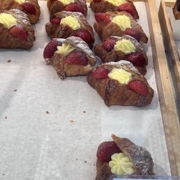 Mini Strawberry Lemon Cream Croissant