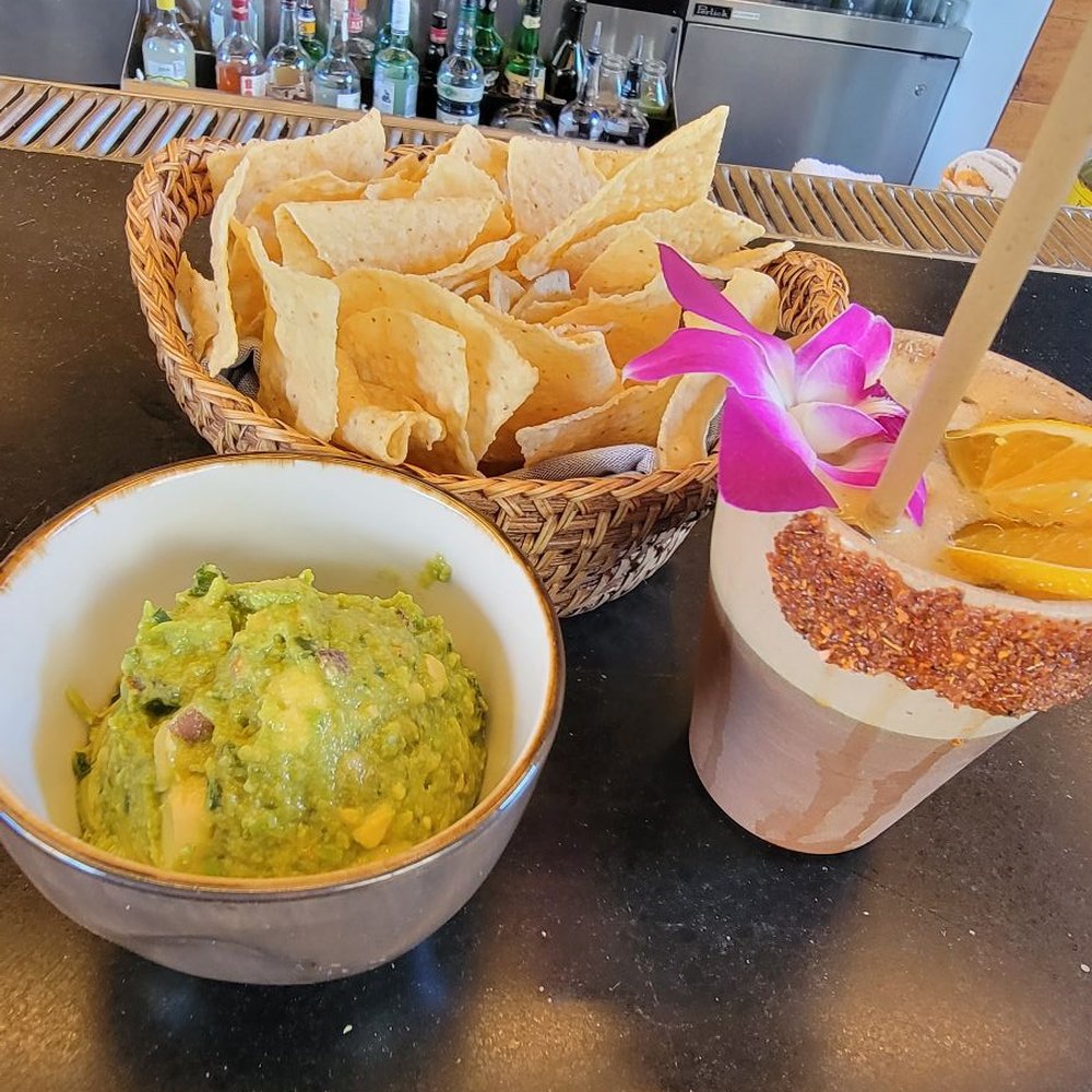 Otro Bar - Guacamole and chips - Bars Near Me - San Antonio, Texas Otro Bar - Guacamole and chips - Bars Near Me - San Antonio, Texas