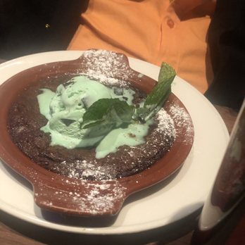Yard House - Chocolate brownie with mint chocolate chip - Bars Near Me - Houston, Texas Yard House - Chocolate brownie with mint chocolate chip - Bars Near Me - Houston, Texas