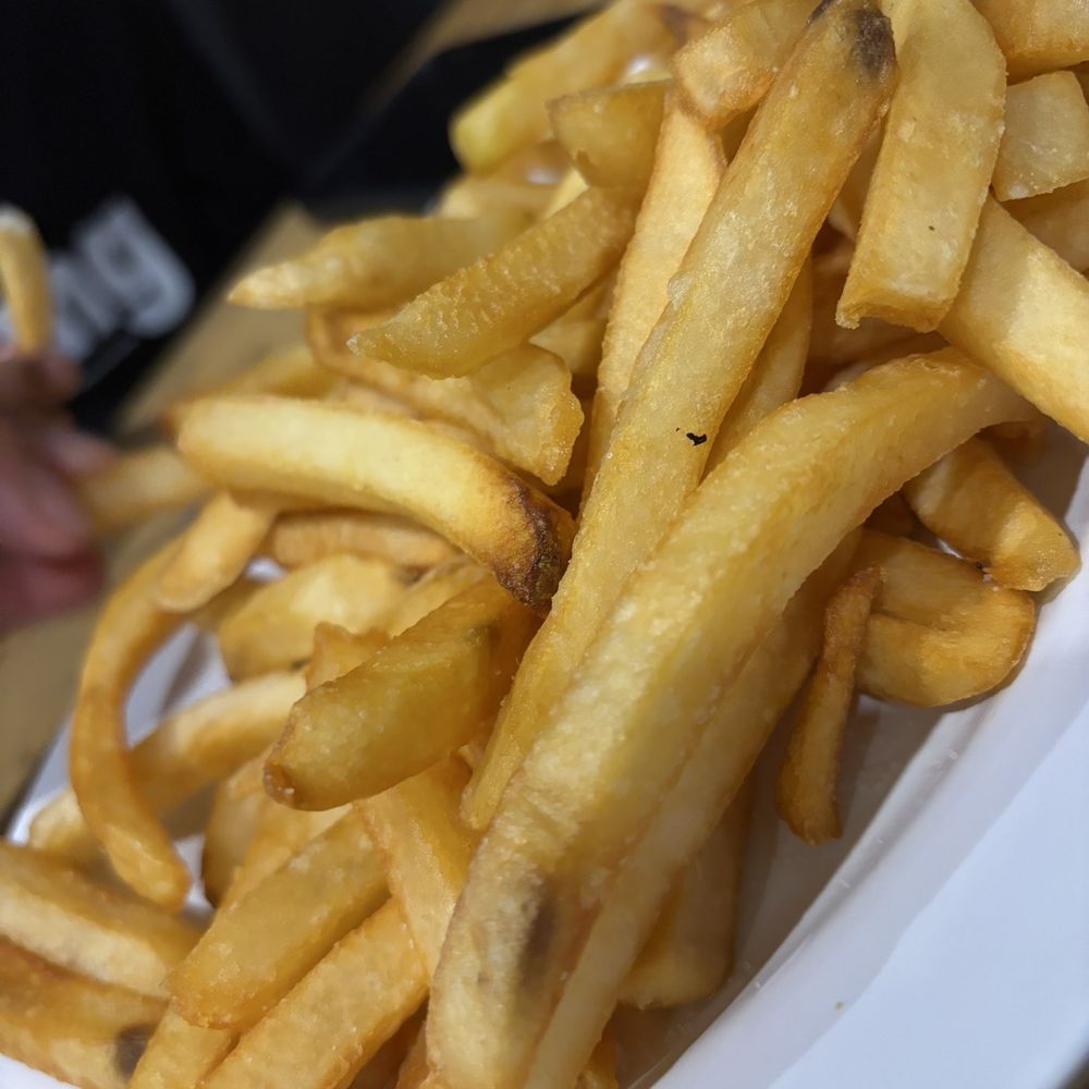 Star Tavern - Fries- crispy but needed a little salt - Pizza Near Me - City Of Orange, New Jersey Star Tavern - Fries- crispy but needed a little salt - Pizza Near Me - City Of Orange, New Jersey