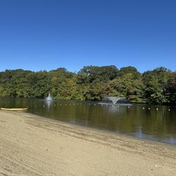 Witch Meadow Lake Family Campground - Lake area