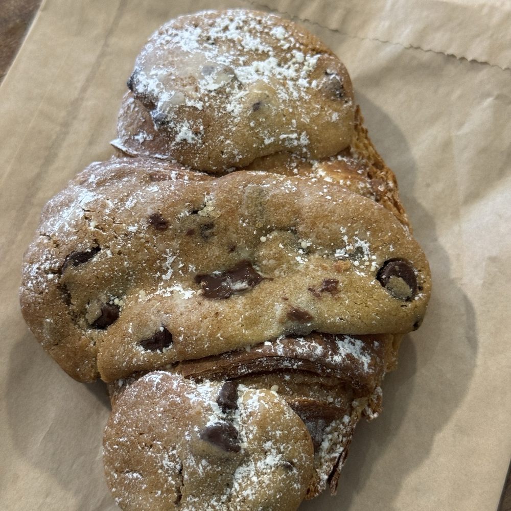 Garden Carver - Chocolate chip Crossiant - Vegan Near Me - Brooklyn, New York Garden Carver - Chocolate chip Crossiant - Vegan Near Me - Brooklyn, New York