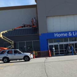 Walmart Supercenter - New color, looking good Walmart!