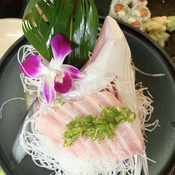 Moim - Complimentary from the generous owner. Hamachi collar is my favorite of the day. - Sushi Bars Near Me - Locust Valley, New York