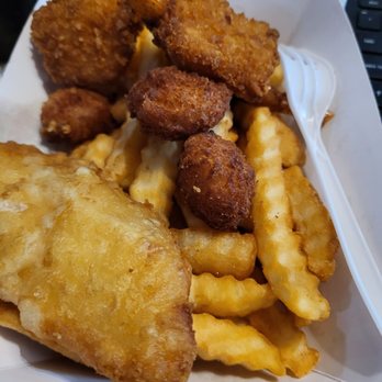 The Burger Bar - This is the Captain's Plate. Save yourself $14. It's not worth it. That's not even halibut. It's very poorly cooked cod. - Burgers Near Me - Kalama, Washington The Burger Bar - This is the Captain's Plate. Save yourself $14. It's not worth it. That's not even halibut. It's very poorly cooked cod. - Burgers Near Me - Kalama, Washington
