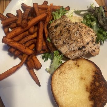Down Under Restaurant - Chicken sandwich and sweet potato fries - Seafood Near Me - Fernandina Beach, Florida