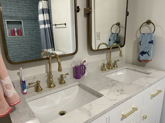 Mr Gomez Plumbing and Roofing Logo