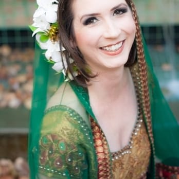 Hana Maass Photography - mehndi portrait featuring Flowers By Myrna - Session Photography Near Me Hana Maass Photography - mehndi portrait featuring Flowers By Myrna - Session Photography Near Me