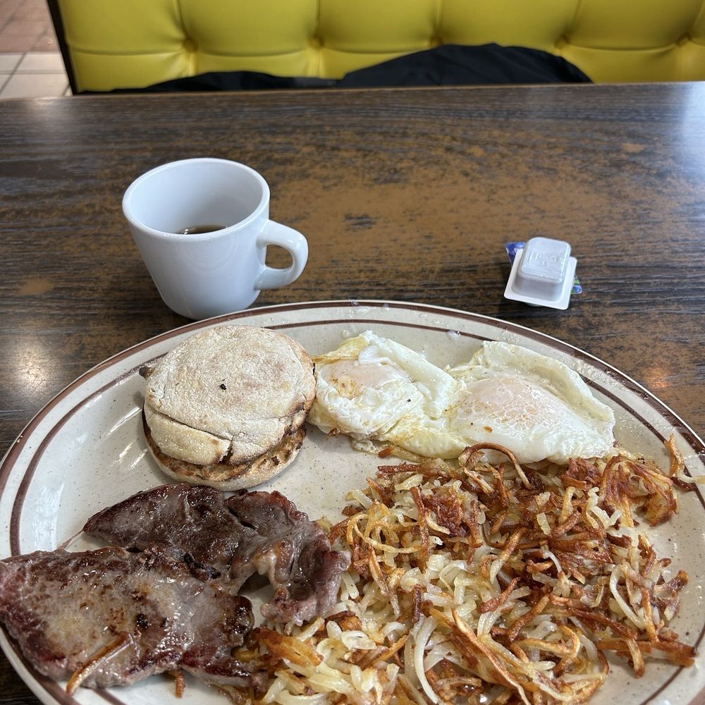 Tom Thumb Drive In - Steak and Rib Eye Steak & Eggs - American Near Me - Fort Dodge, Iowa Tom Thumb Drive In - Steak and Rib Eye Steak & Eggs - American Near Me - Fort Dodge, Iowa