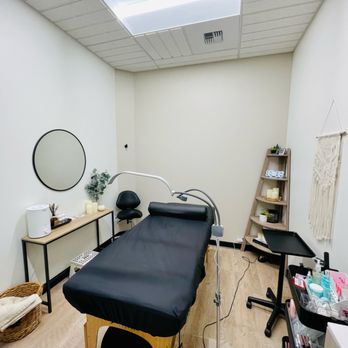 Utopia Brows & Beauty - Hair Salons Near Me - Renton, Washington Utopia Brows & Beauty - Hair Salons Near Me - Renton, Washington