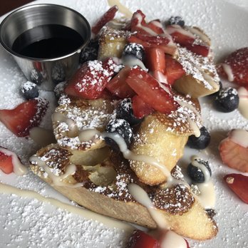 The Bridge - French toast with blueberries and strawberries - Sports Bars Near Me - Seattle, Washington The Bridge - French toast with blueberries and strawberries - Sports Bars Near Me - Seattle, Washington