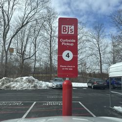 BJ's Wholesale Club - Curbside pick up spot #4