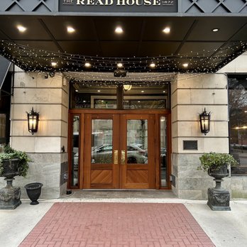 The Read House - Entrance to Read House Hotel - Hotels Near Me - Chattanooga, Tennessee