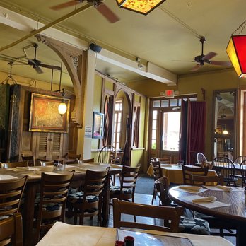 Ma Mama's Kitchen - a dining room with tables and chairs - Seafood Near Me - New Roads, Louisiana
