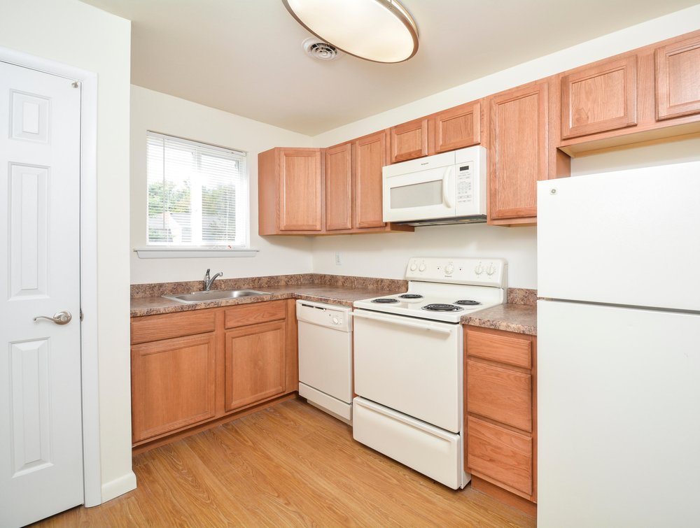 GLEN EAGLE VILLAGE APARTMENTS Updated October 2024 34 Photos 24 Sandalwood Dr, Newark