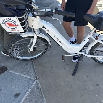 Beach E Biking - Bike with kid. - Bike Rentals Near Me - Redondo Beach, California Beach E Biking - Bike with kid. - Bike Rentals Near Me - Redondo Beach, California