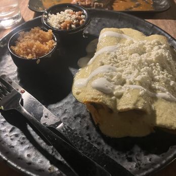 Miel De Agave - Green chili enchiladas - Mexican Near Me - Phoenix, Arizona