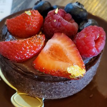 Caffe Sospeso - Chocolate fruit tart with gold leaf - Desserts Near Me - Tijuana, BCN