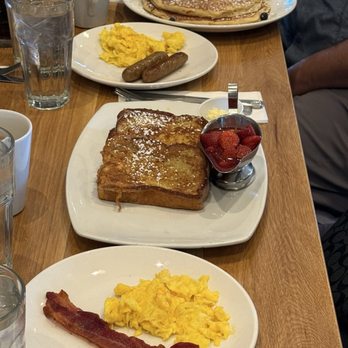 Broken Yolk Cafe - Classic French Toast and Lemon Ricotta Pancakes - Breakfast & Brunch Near Me - Las Vegas, Nevada Broken Yolk Cafe - Classic French Toast and Lemon Ricotta Pancakes - Breakfast & Brunch Near Me - Las Vegas, Nevada