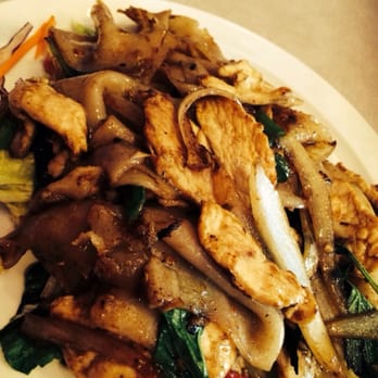 Thai Café - Drunken Noodles - Thai Near Me - Springfield, Virginia