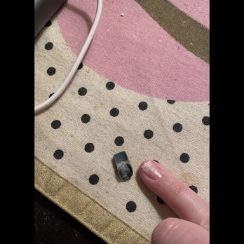 Davie Nails - Nail fell completely off. In one piece onto the floor - Nail Salons Near Me - Davie, Florida