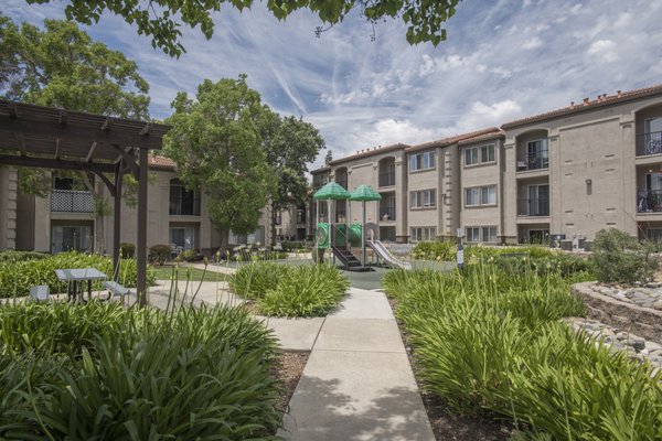 Bella Vista Apartments Elk Grove