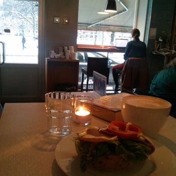 Kaffegram - Behagelig stemning på Kaffe Gram - Coffee & Tea Near Me - Oslo, 03