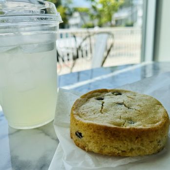 Walnut Beach Coffee House - Freshly Squeezed Lemonade and a chocolate chip muffin top - Cafes Near Me - Milford, Connecticut Walnut Beach Coffee House - Freshly Squeezed Lemonade and a chocolate chip muffin top - Cafes Near Me - Milford, Connecticut