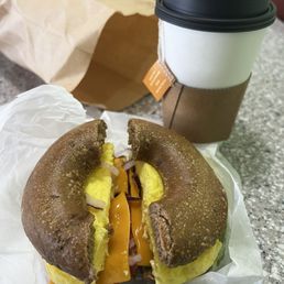 Rye bagel avocado eggwich