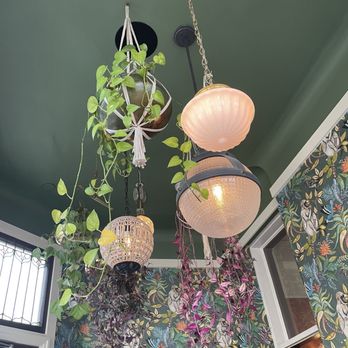 Maison Selby - Decor - French Near Me - Toronto, Ontario Maison Selby - Decor - French Near Me - Toronto, Ontario