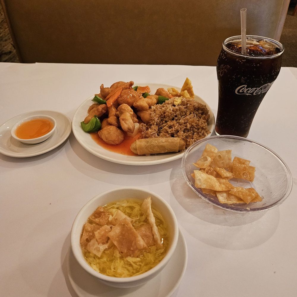 Sweet and sour chicken Lunch special with Soup, spring roll and a cheese ragoon. And a side of crunchy noodles for One price. Sweet and sour chicken Lunch special with Soup, spring roll and a cheese ragoon. And a side of crunchy noodles for One price.